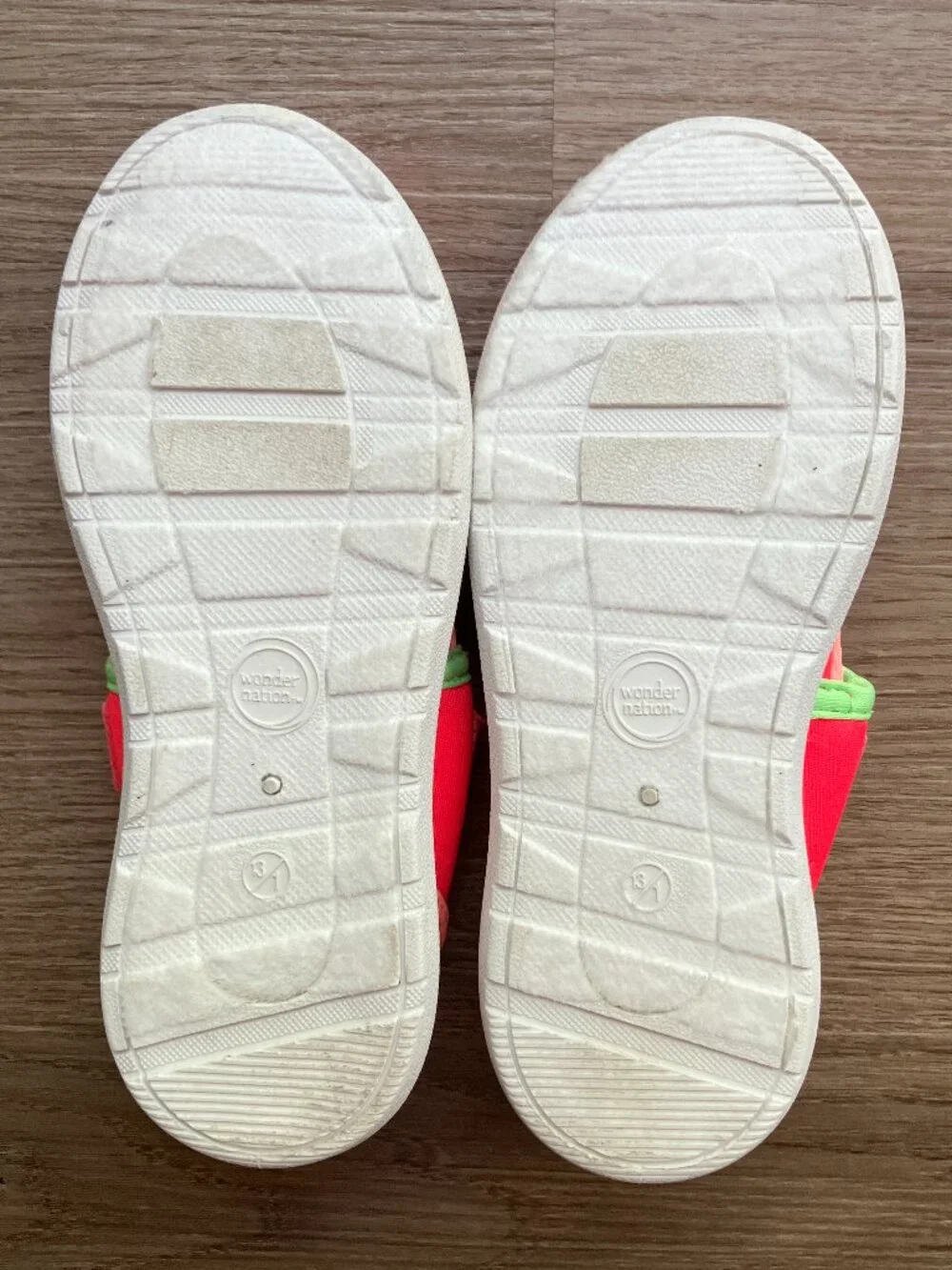 13/1 Wonder Nation Girls Mesh Water Shoes